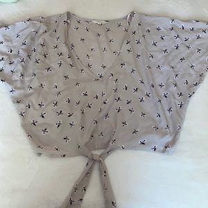 cute light grey printed crop tee
